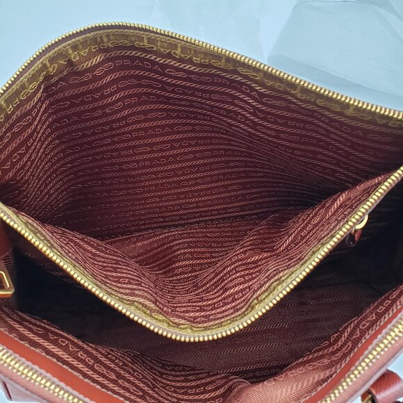 Prada Large Saffiano Hand Bag 354-102425 - Picture 14 of 16